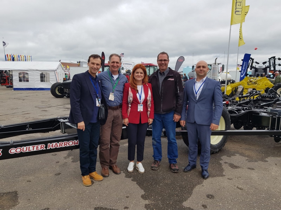 Președintele Consiliului de administrație al Casei Române de Comerț Agroalimentar ”Unirea” vizitează SUA; după câteva luni de la înființare, compania de stat nu are niciun proiect funcțional