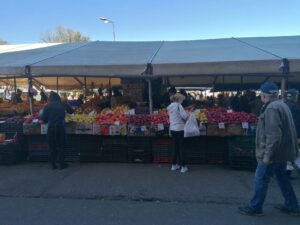 ”Generosul” din Dâmbovița costă 4 lei/kg, la o tarabă din Piața Obor