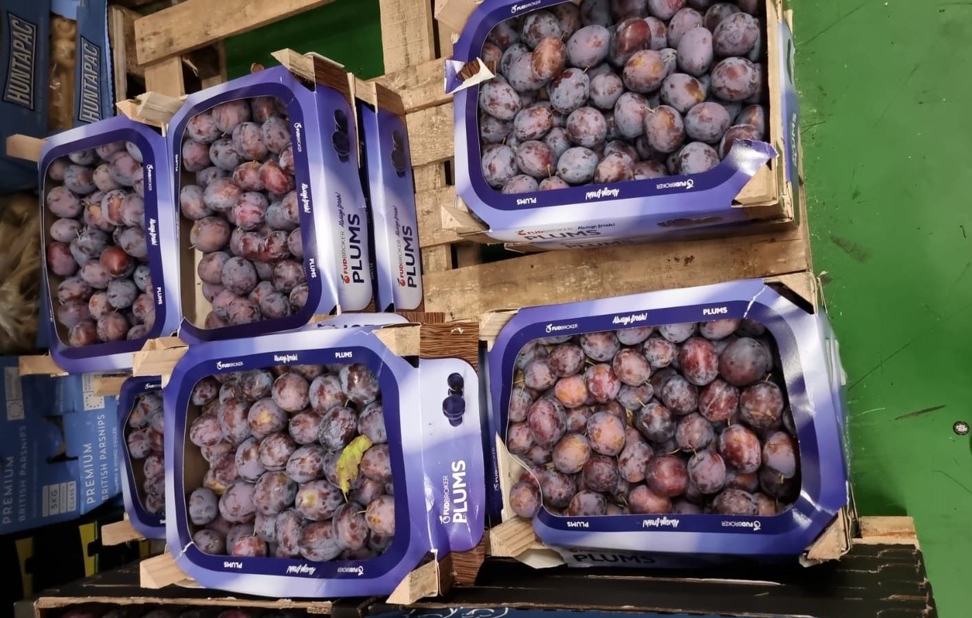 Prunele din Republica Moldova, vândute bine pe piața britanică; prețul la clientul final, peste 4 lire sterline; ce cantitate vinde România?