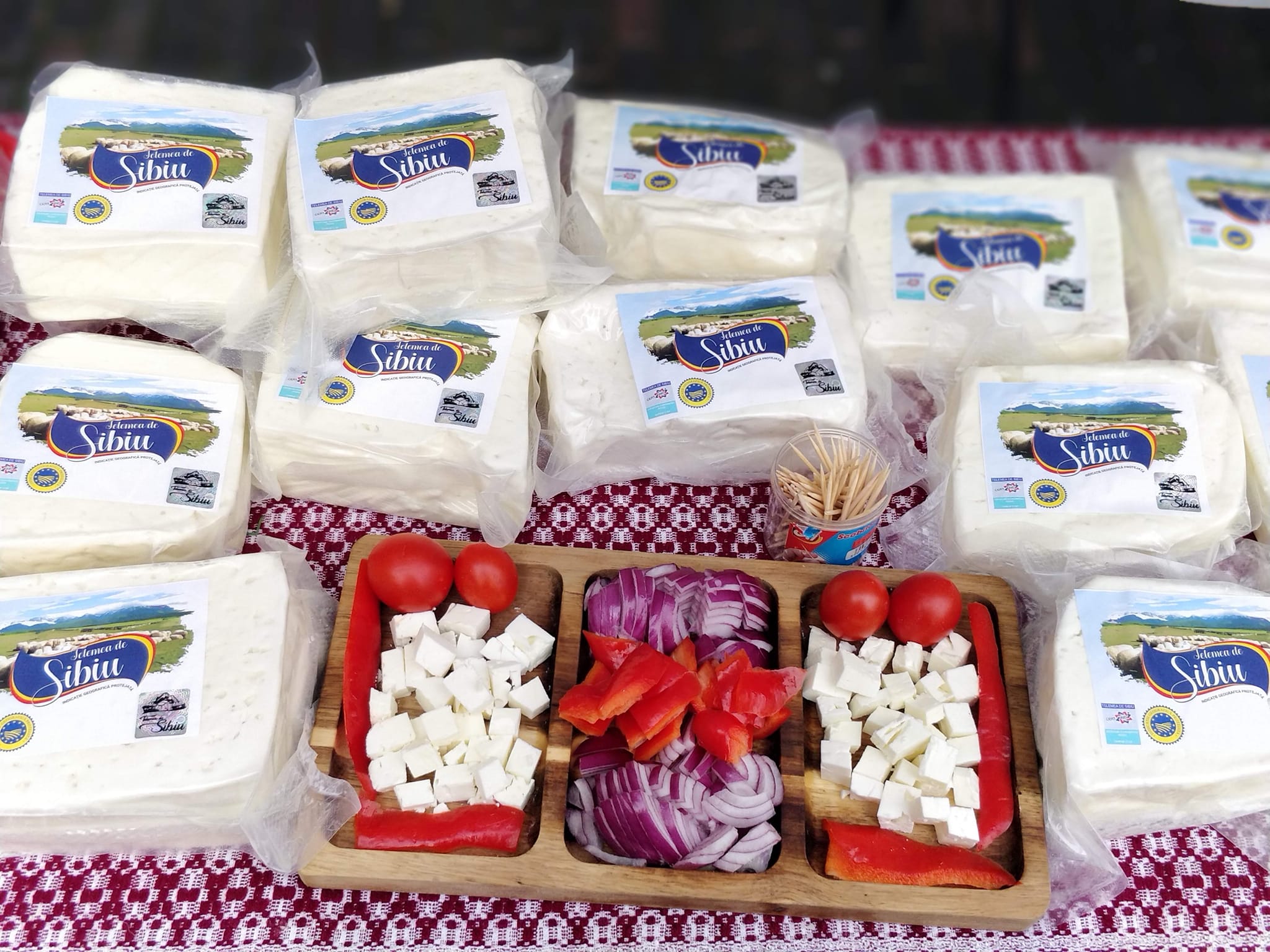 Telemeaua de Sibiu, Magiunul de Topoloveni și Plăcinta Dobrogeană, produse românești cu recunoaștere europeană I.G.P., degustate în ograda Ministerului Agriculturii