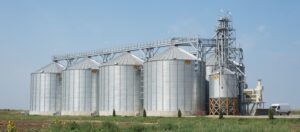 Fermierii vor avea posibilitatea de a închiria aceste silozuri pentru o perioadă de până la 20 de ani