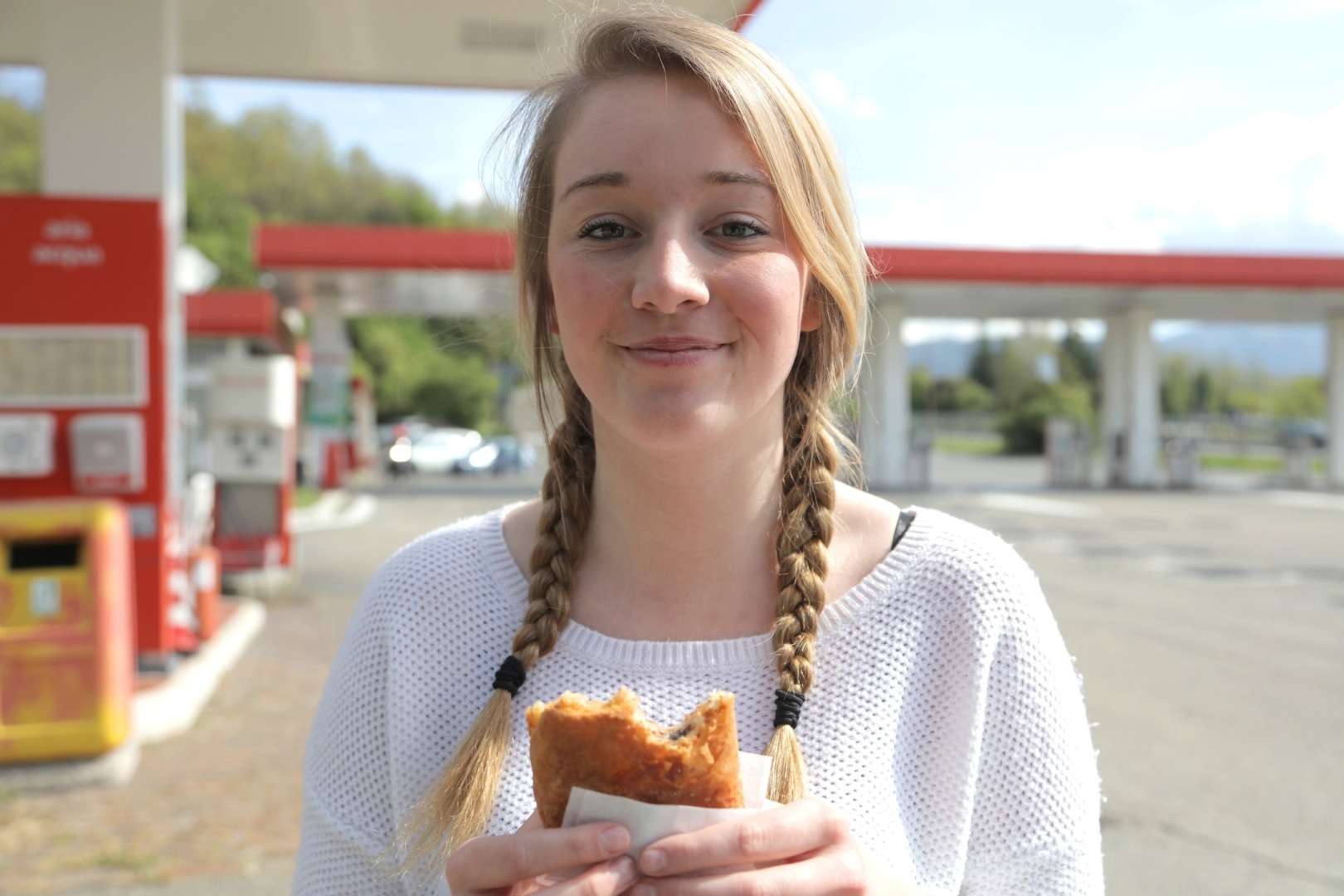 sondaj, romani, masa, vacanta de vara