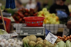 piata agroalimentara, legume, fructe, cantar, tarani, produse romanesti, bio, eco