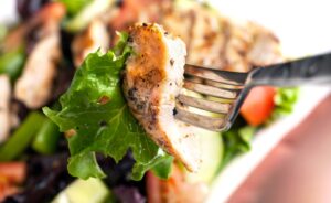 inteligenta artificiala, reteta, salata cu pui la gratar, chatgpt