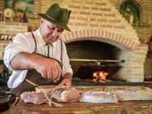 aomania atractiva, bucataria traditionala, romania