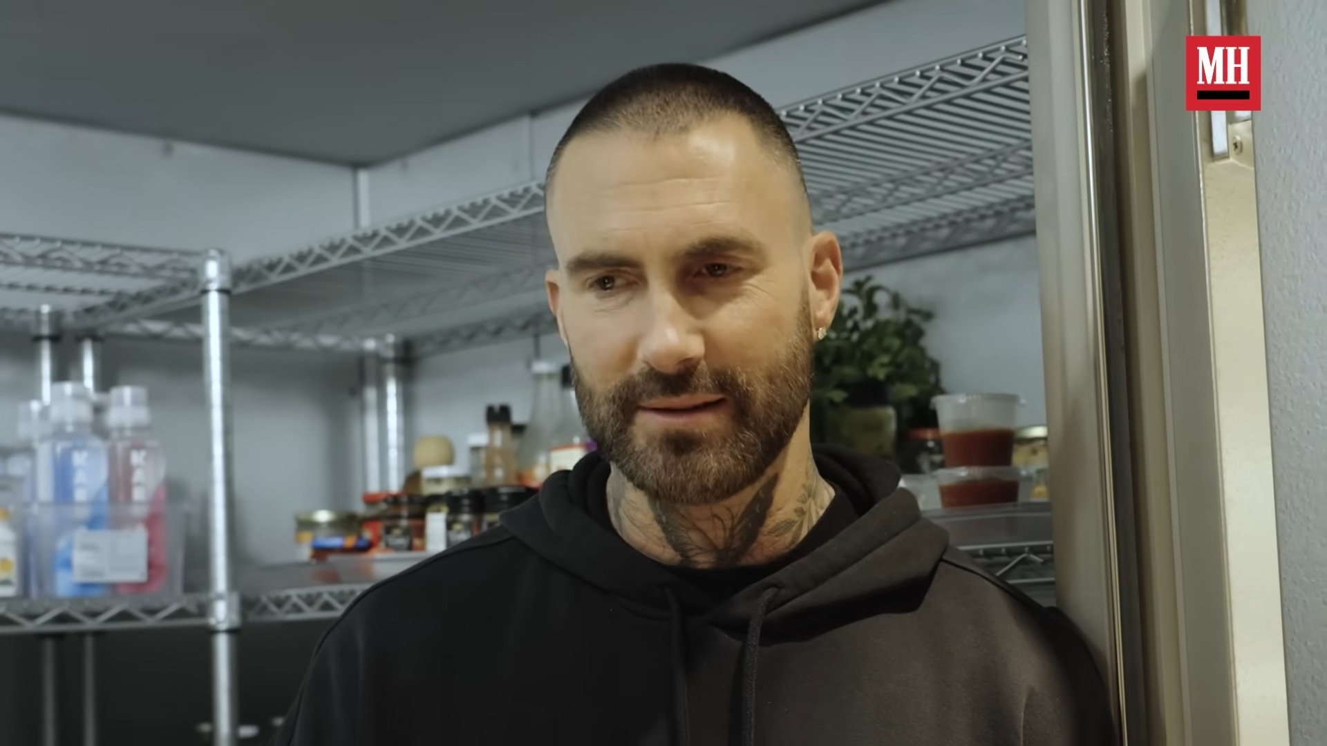 adam levine, fructe, legume, ardei grasi