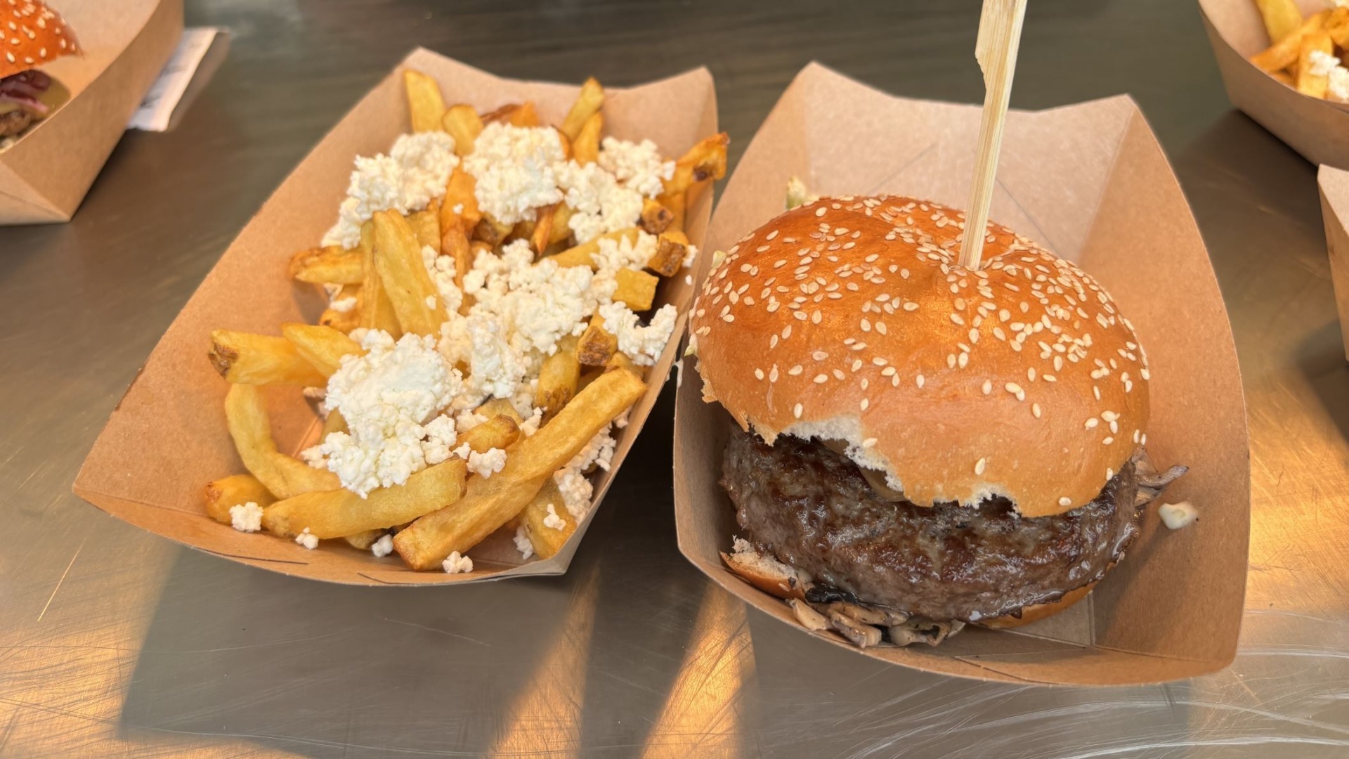 burger, Burger Fest, Bucuresti, mic, mustar