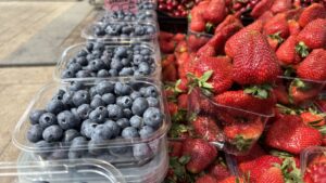 Iasi, cirese, afine, capsune