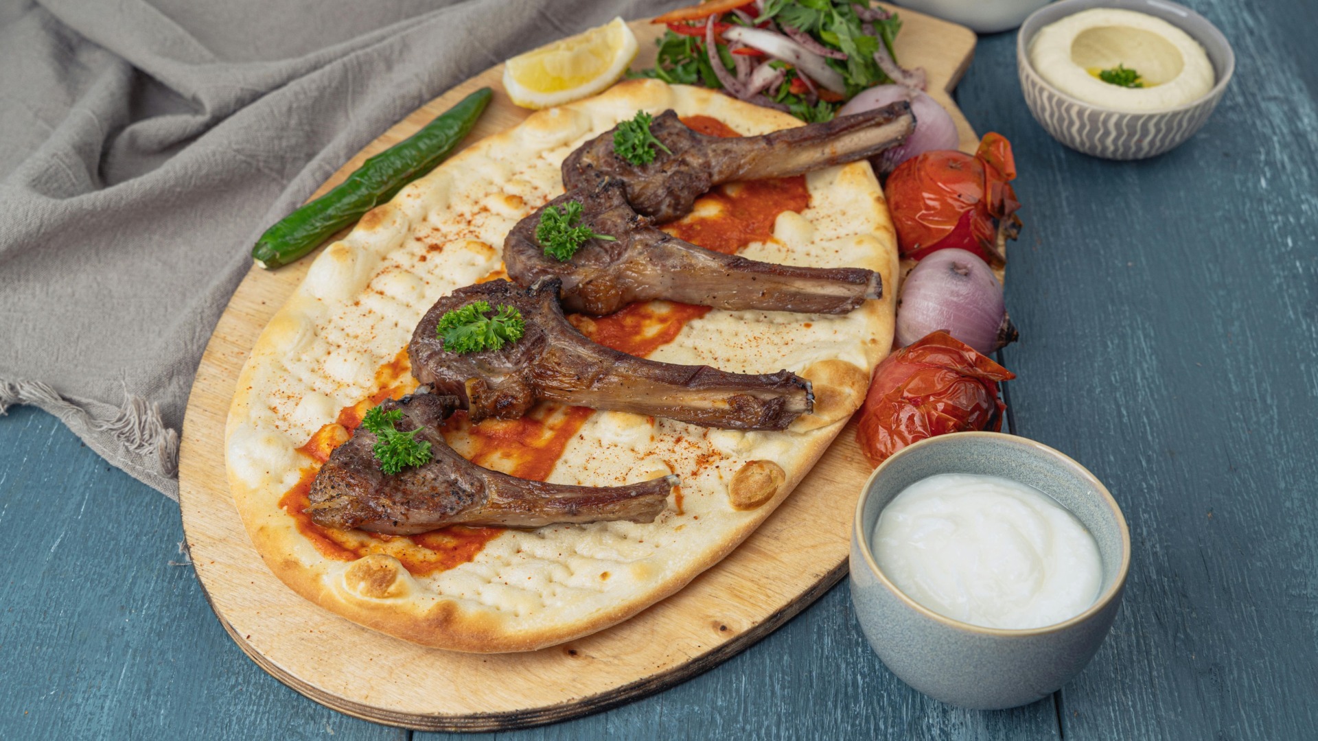 miel, Paste, populism