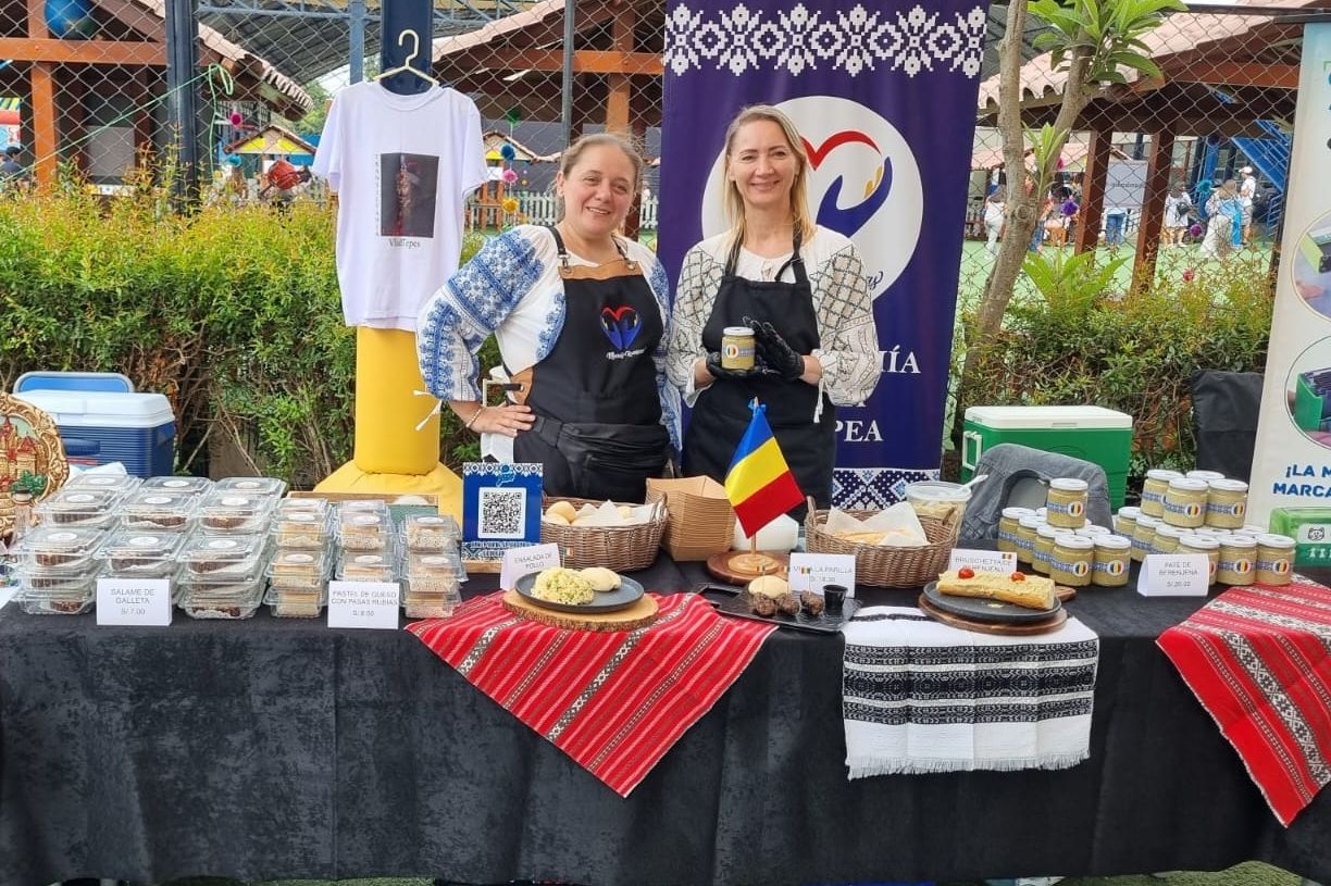 mici, romance, peru, manos rumanas