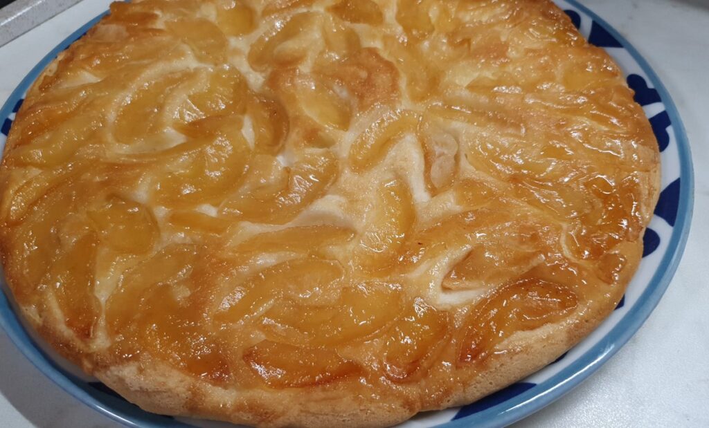 prajitura rasturnata cu mere