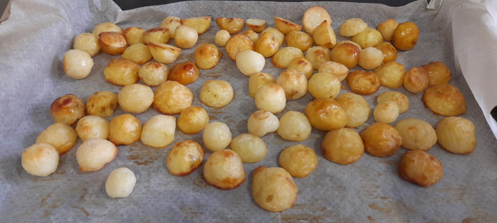 Cartofi noi la cuptor