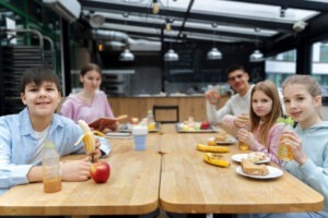 Alimentația sănătoasă se învață noi reglementari cantine scolare spania bauturi cu zahar energizante produse de patiserie industriala