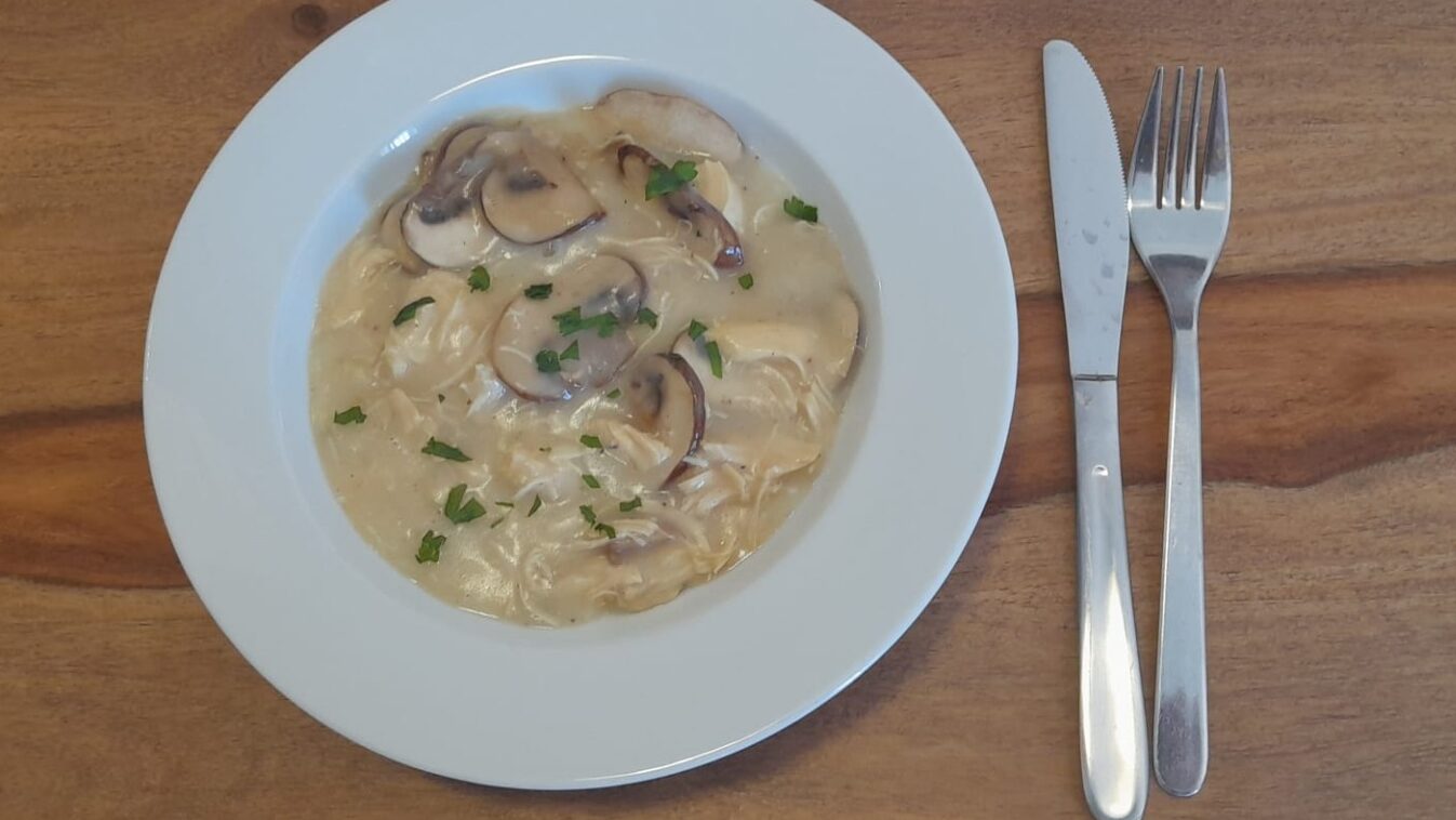 ciulama, pui, ciuperci, bechamel, retete, foodlife, retetele Juanitei