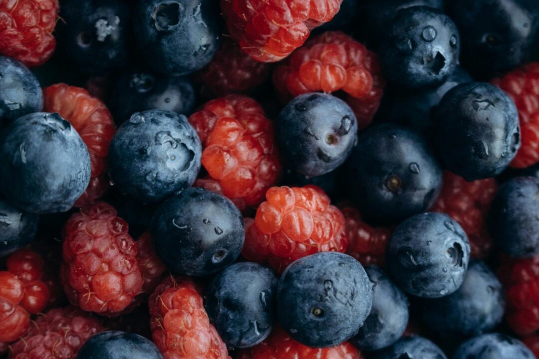 Focaccia cu afine și zmeură