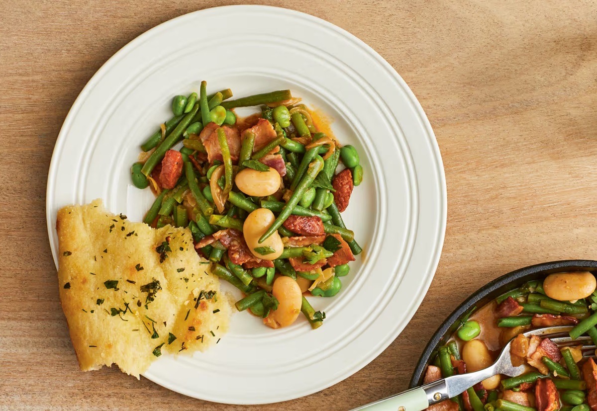 Rețetă fasole cu șuncă și chorizo