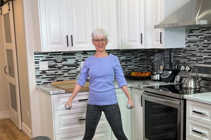 alimentatie sanatoasa proteine si grasimi sanatoase dieta saraca in carbohidrati smoothie vegetal ulei MCT purbere proteica