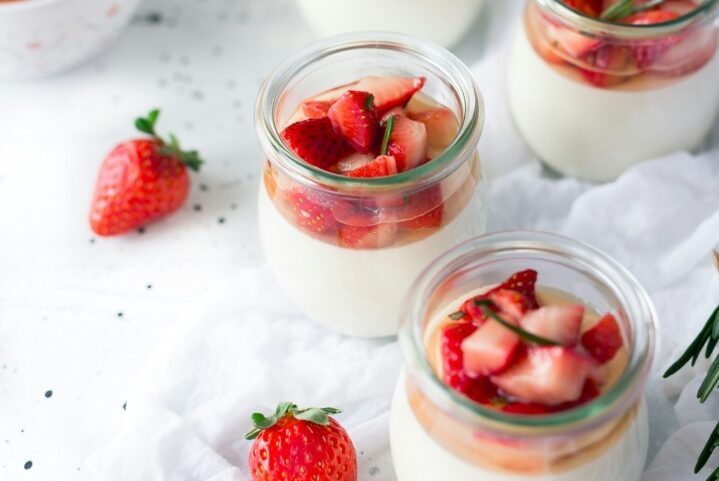 desert diabetici, iaurt, ciocolata, capsuni, glicemie, retete, nutritie