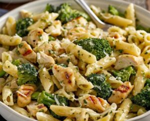 retete de paste pastele de vineri seara paste cu pui si broccoli penne cu pui si broccoli paste cu pui și smantana paste cu pui reteta de paste cu piept de pui retete de paste cu usturoi si lamaie