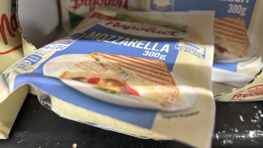 mozzarella, pizza, romania