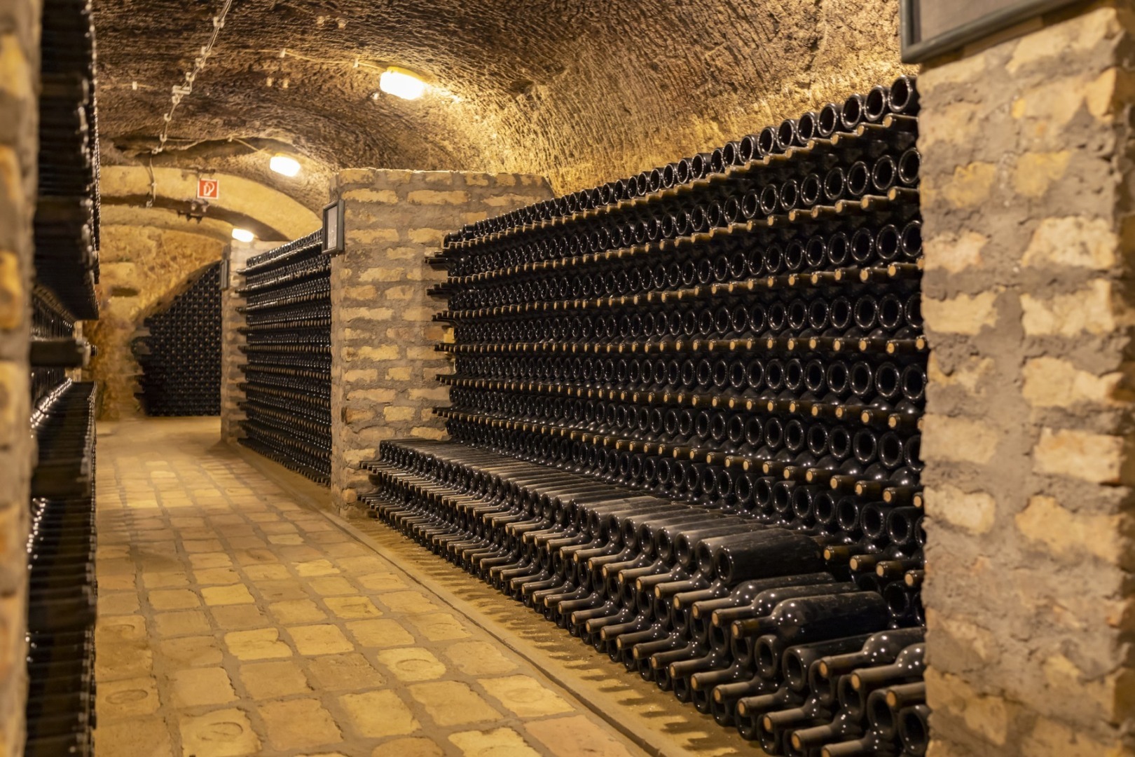 noile etichete pentru vin italienii se opun noilor etichete pentru vin