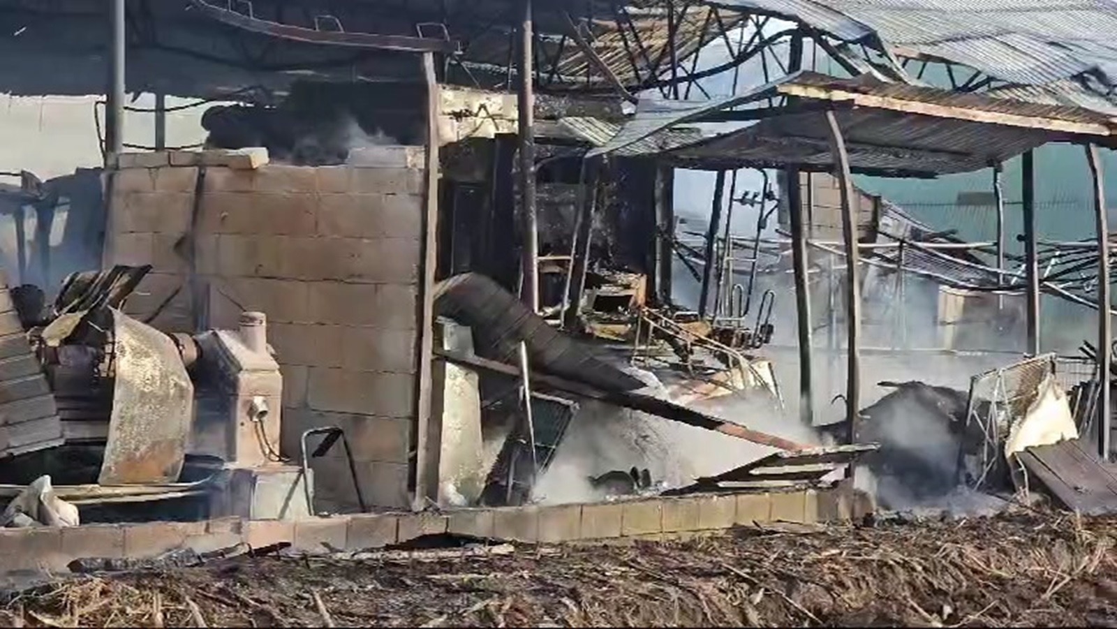 utilaje agricole incendiu