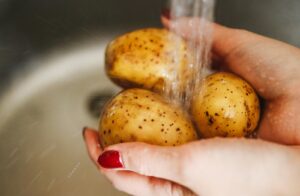 Cartoful păcii. Cum au adus tuberculii americani stabilitate în Europa și au contribuit la evoluția societății