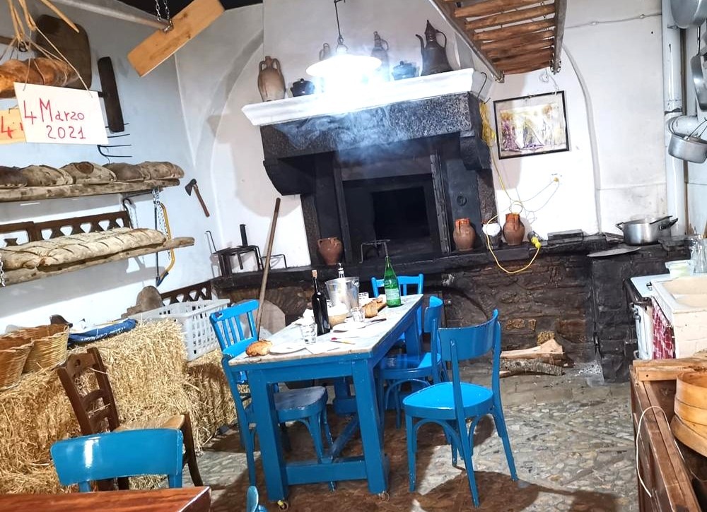 cuptor de paine cu paie Italia paine cu maia Puglia