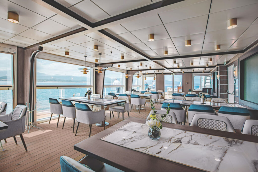 Lux și cincisprezece Stele Michelin, vas de croazieră boutique