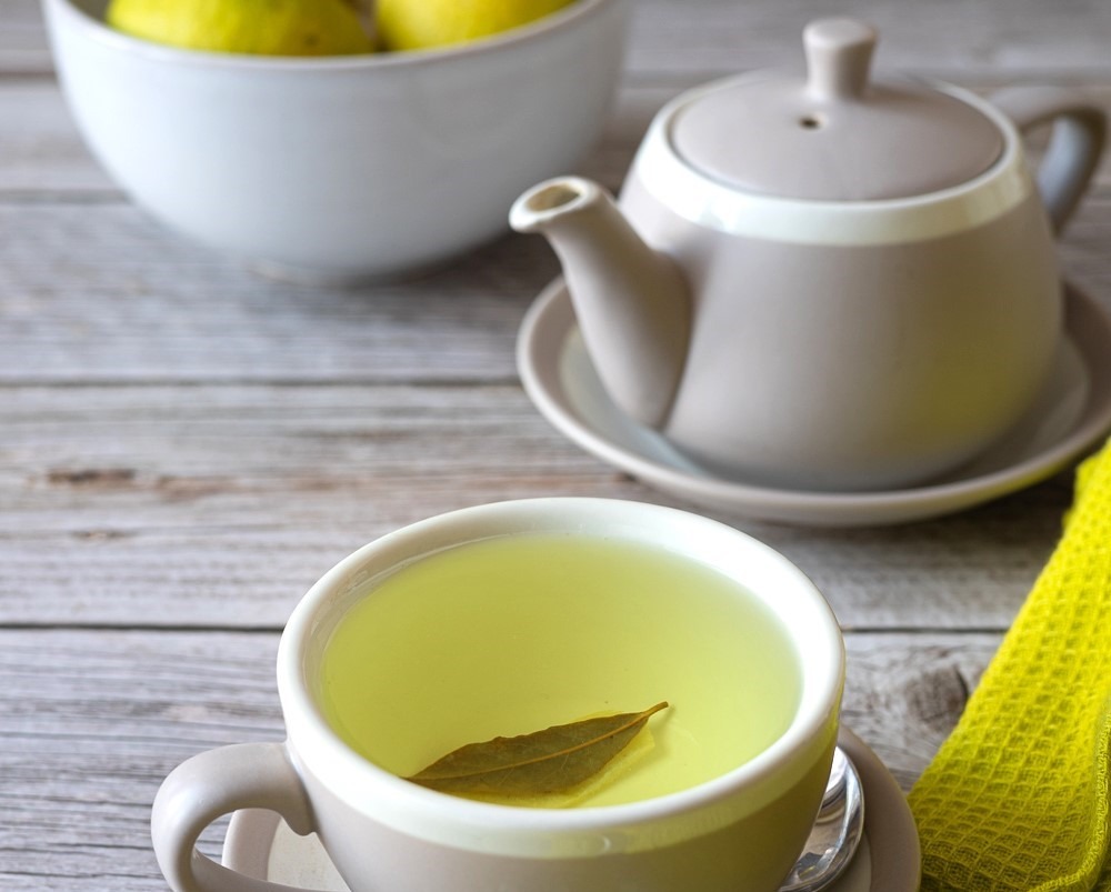 ceai digestiv din coaja de lamaie si frunze de dafin, remediu traditional