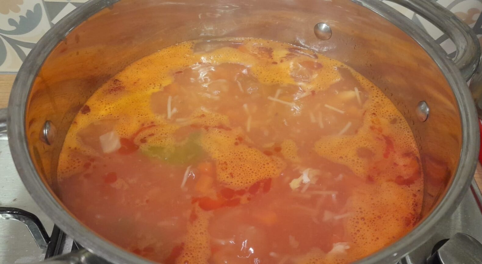 Rețetele Juanitei, Borș din pipote și legume