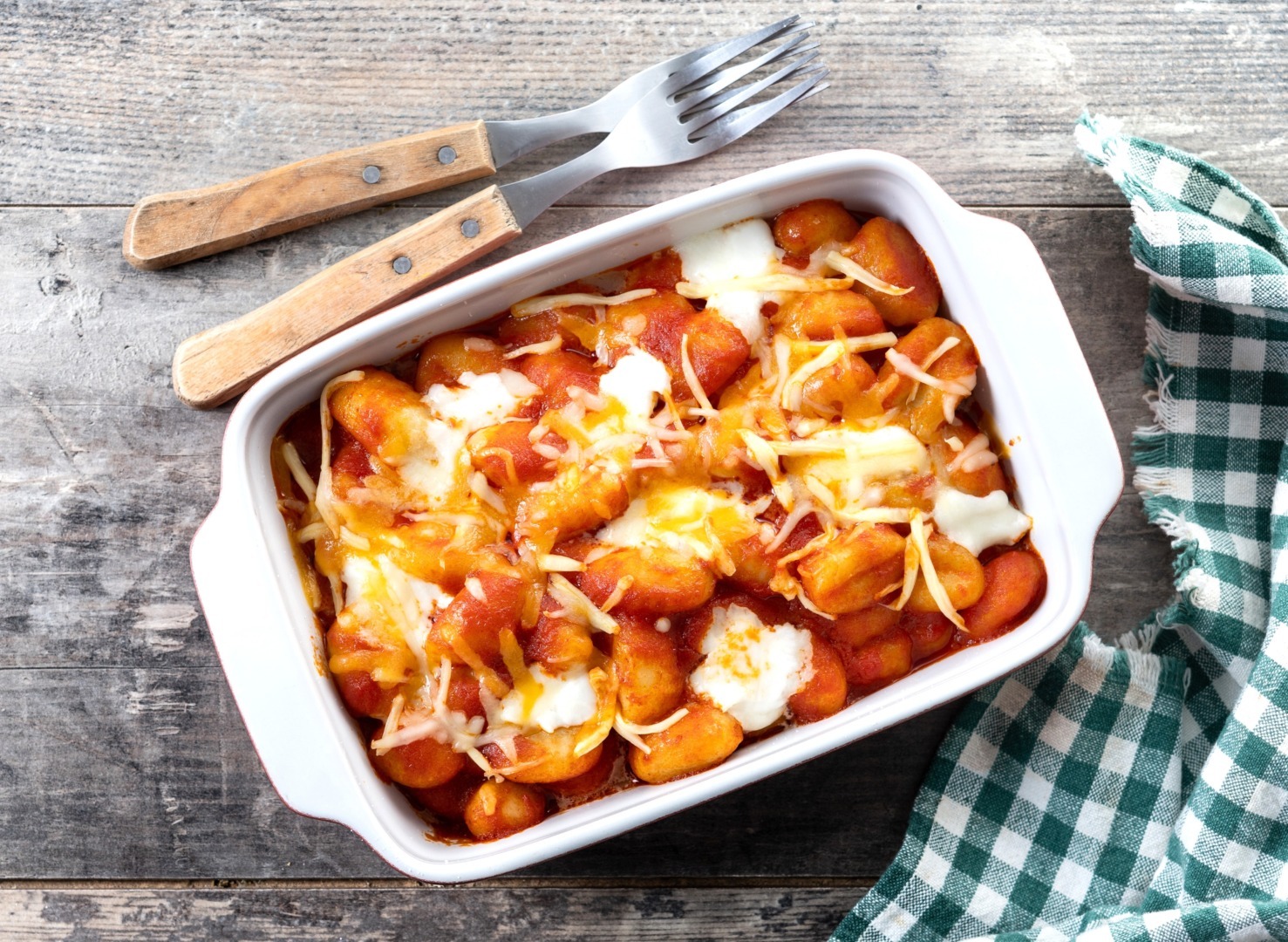 cu preparam de la a la z pastele gnocchi alla sorrentina, un fel foarte simplu si apetisant, in ciuda numelui complicat