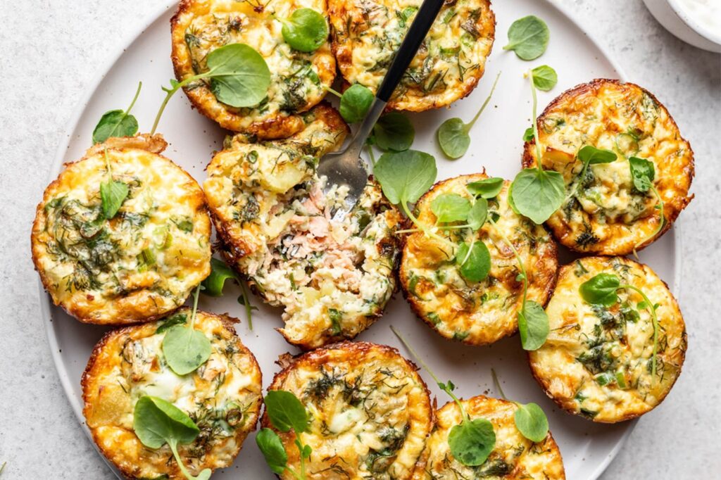 Mini quiche cu somon pentru micul dejujn