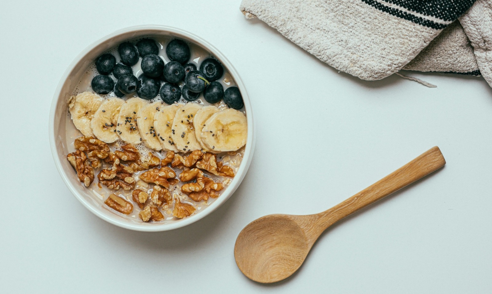 Nucile si bananele pot reduce riscul de AVC