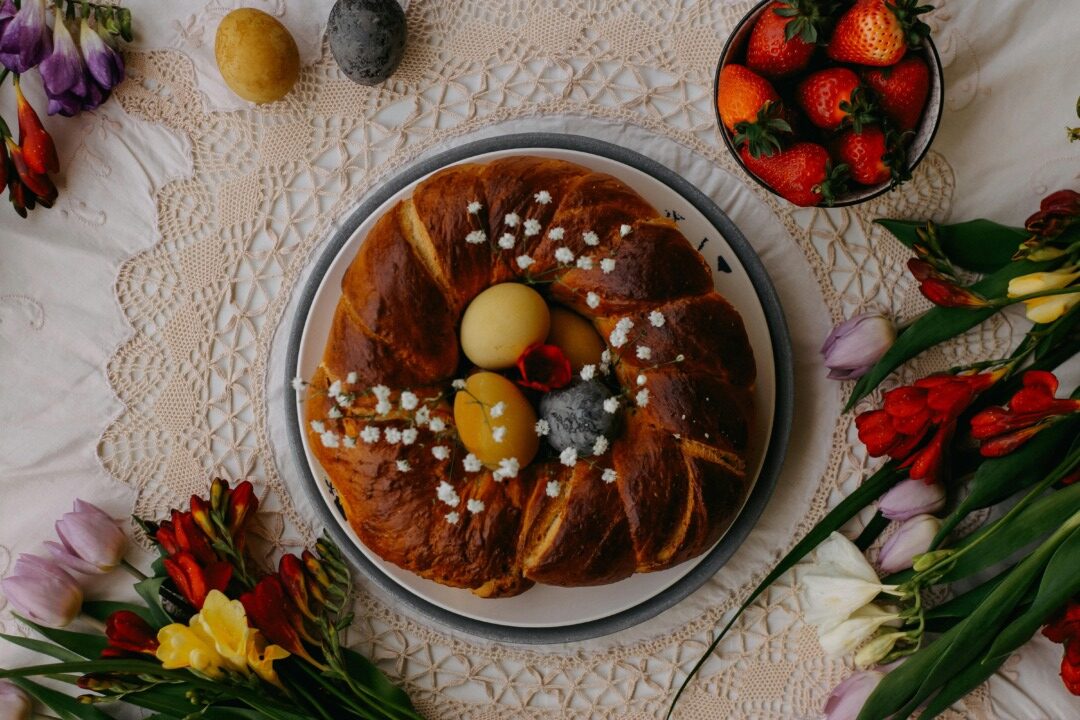 masa de Paște, decoranțiuni, veselă, aranjarea mesei