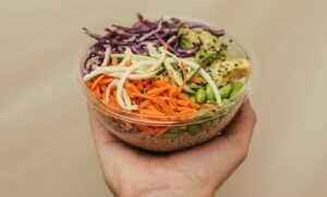 Salata de morcovi si varza buna pentru diabetici si ideala in curele de slabire