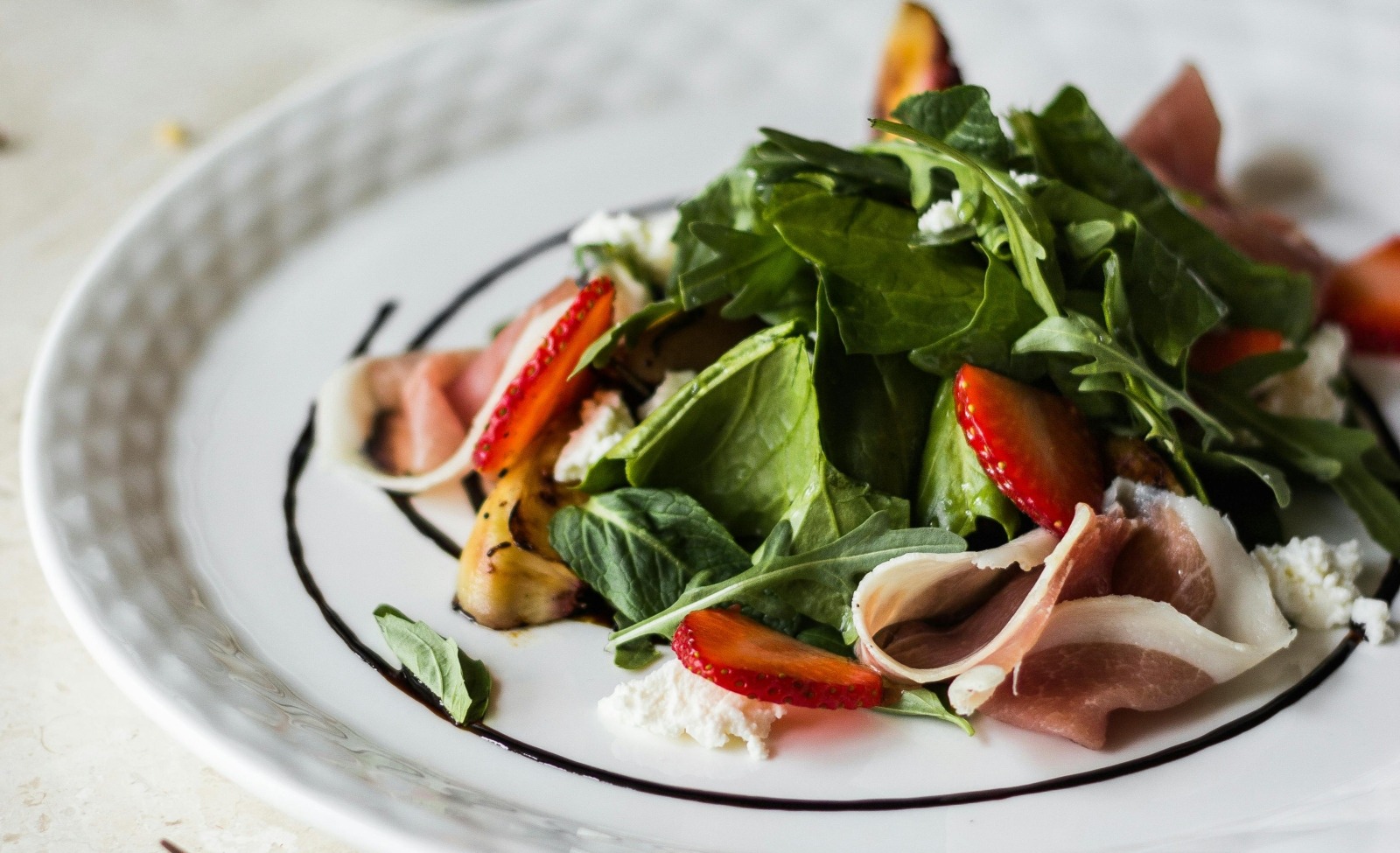 salata verde cu fructe BUN