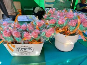 Sant Jordi sau Ziua Sfântului Gheorghe este echivalentul catalan al Zilei Îndrăgostiților