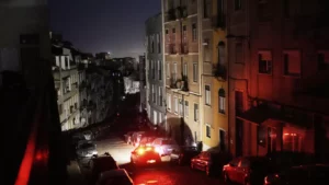 probleme in trafic si pe autostrazi, aeroporturi si trenuri blocate, in Spania, din cauza penei generale de curent