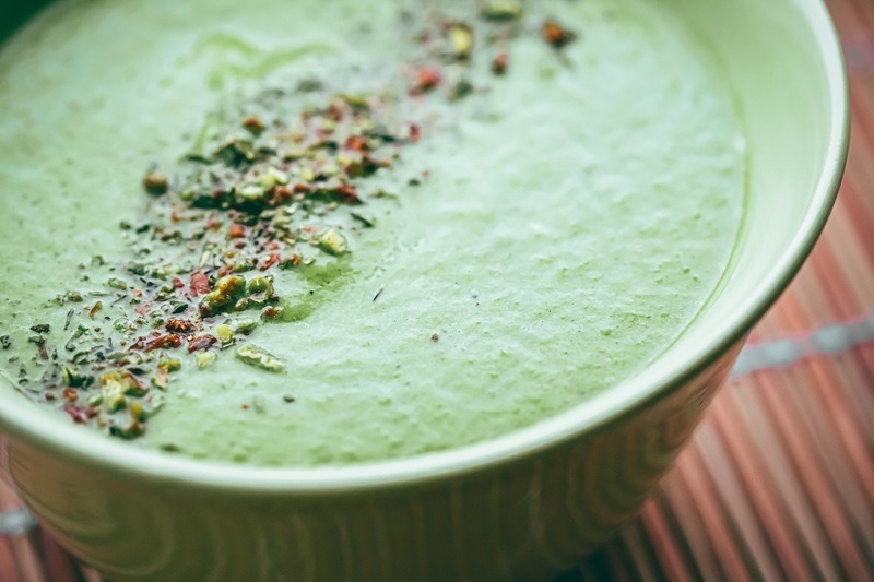 supa crema de mazare si avocado cu aroma de menta