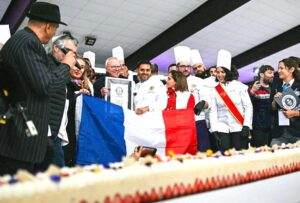 nou record Guiness al unui tort Fraisier in Franta