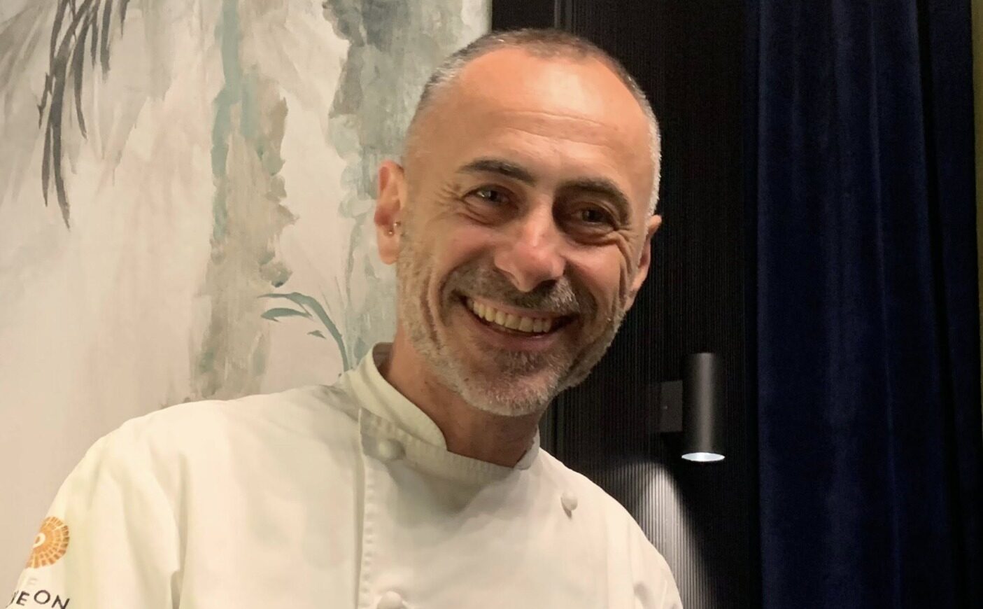 un chef italian cu o stea Michelin care gateste complet fara sare