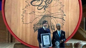 cel-mai-mare-butoi-de-vin-se-afla-intr-o-crama-din-Azerbaijan