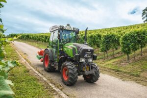 scadere abrupta tractoarelor si masinilor agricole italiene la export in 2024