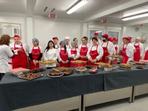 Elevii Bakery School au gătit mai multe dulciuri