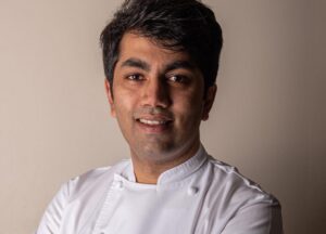 primul chef indian care obține trei stele Michelin, cu un restaurand de doar 20 de locuri din Dubai