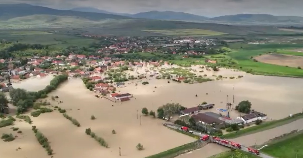 situatia-la-zi-inundatiile-de-la-granita-judetelor-covasna-brasov