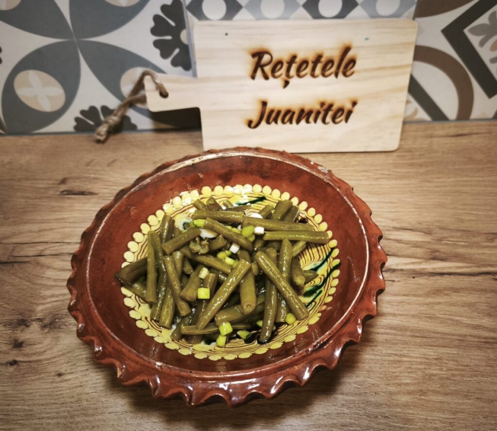 Salata de fasole verde cu usturoi se face repede si este satioasa