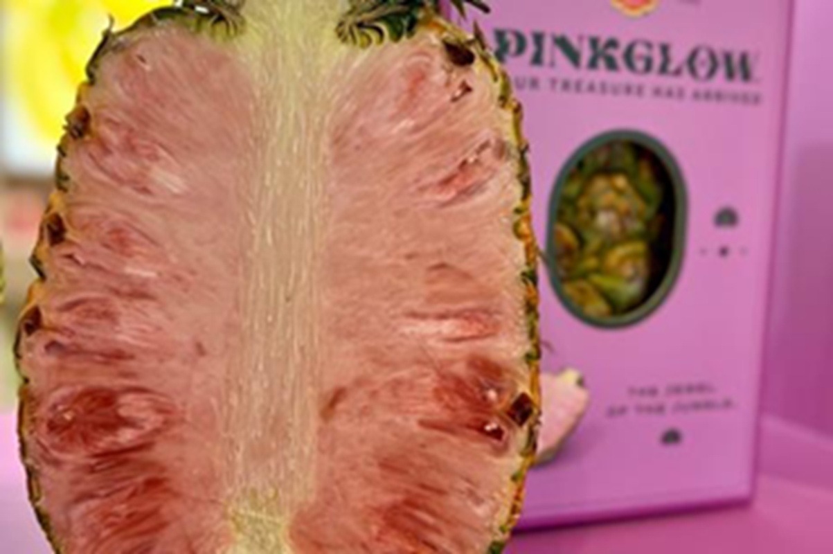 Ananasul roz ajunge în instanță