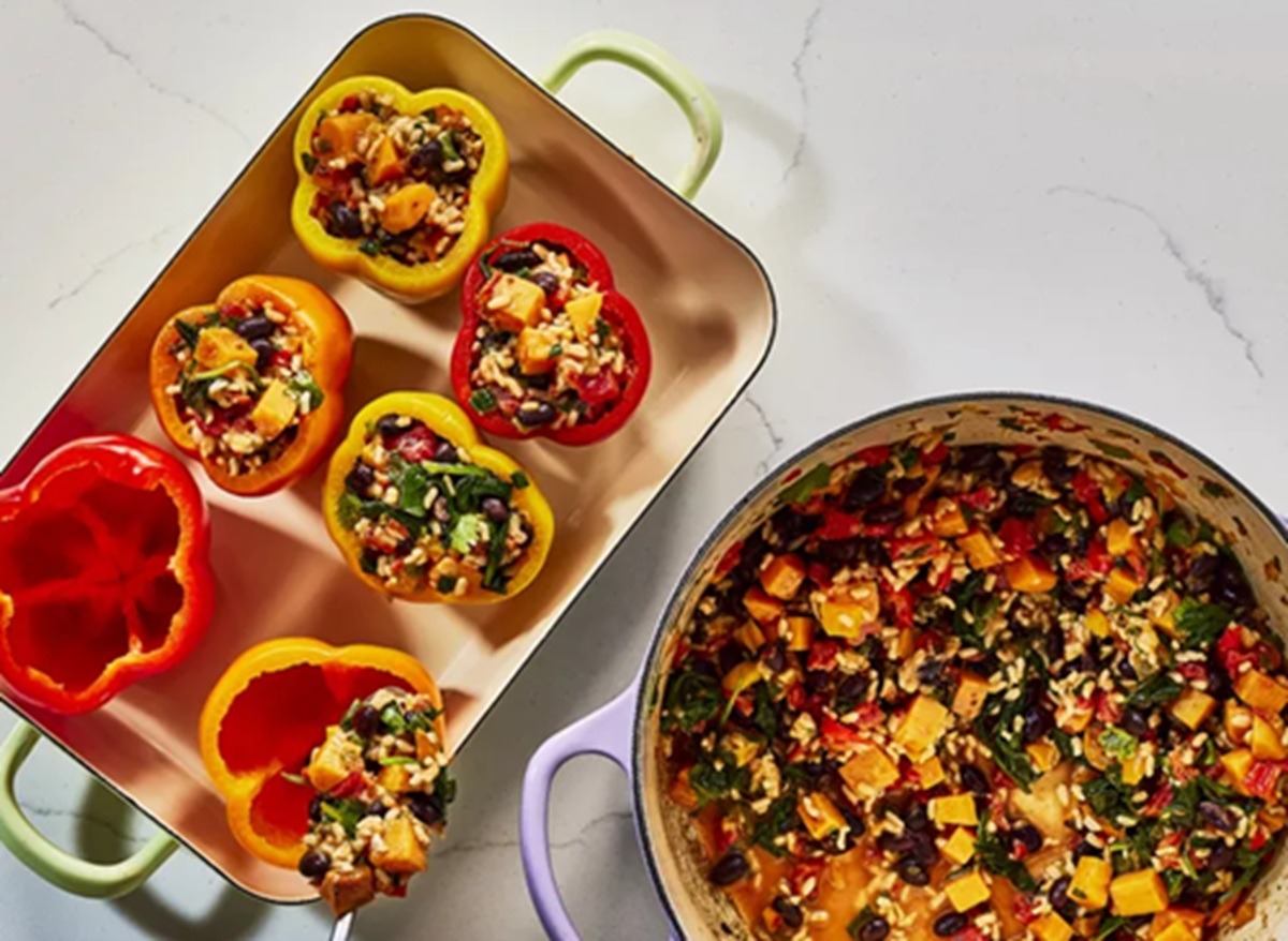 Arcei umpluți cu fasole și cartofi dulci